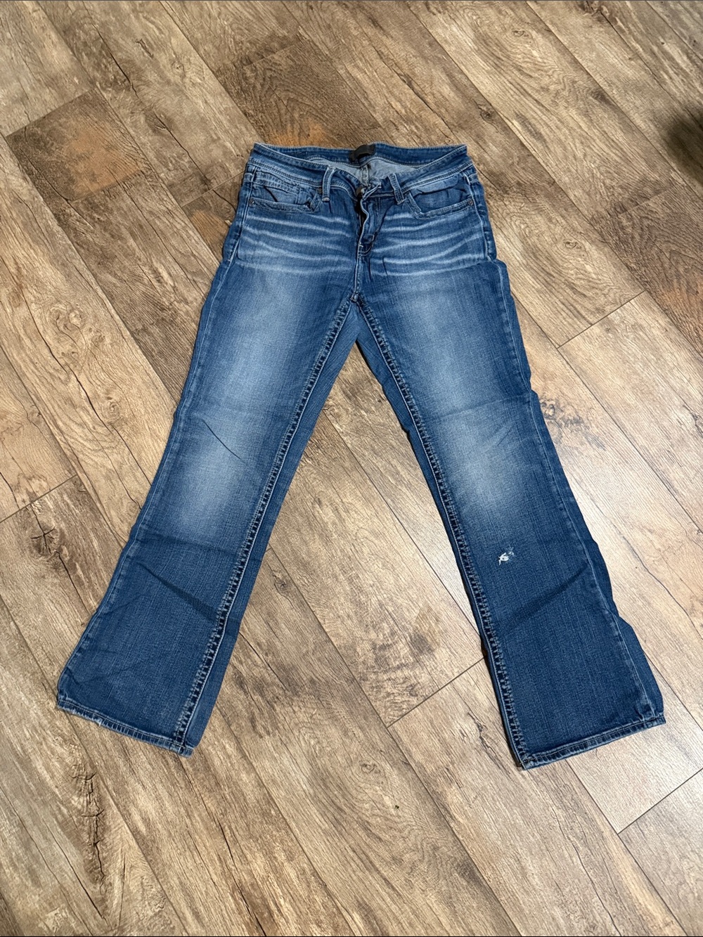 Buckle Women's Flare Jeans - Medium Blue Wash